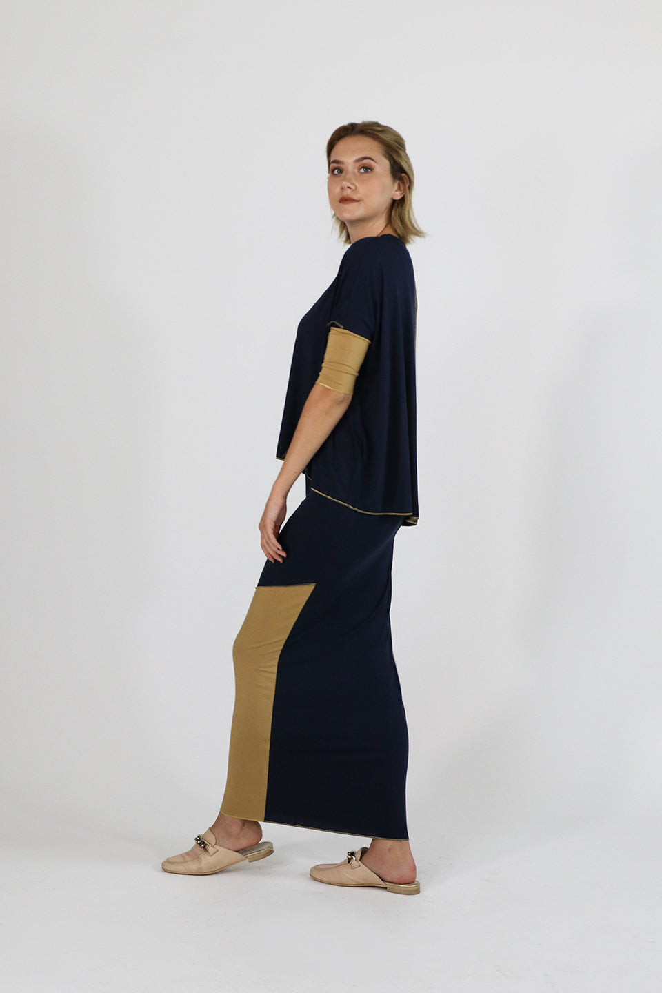 Sachie Skirt in Navy Camel